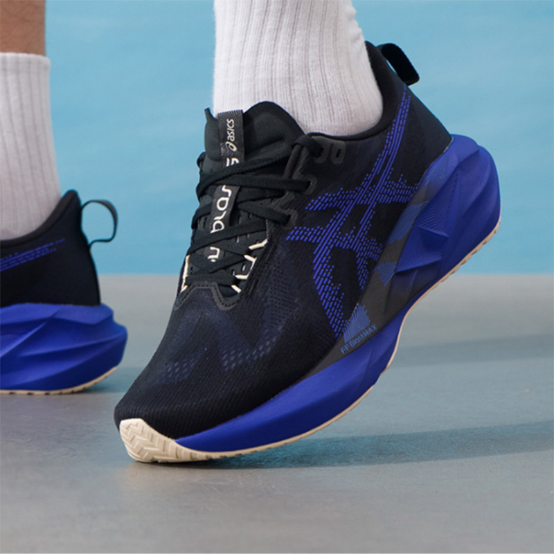 Asics NOVABLAST 5 Black Royal  - Badminton Victory 评论和价格